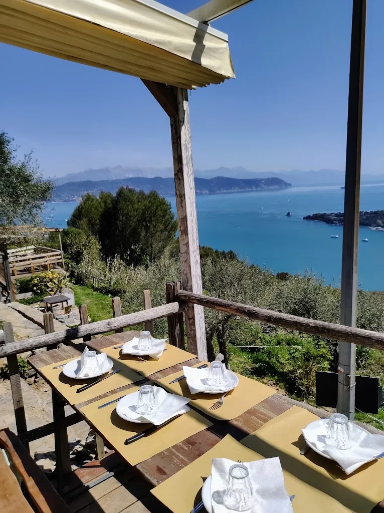 Rifugio Ristorante con vista_Portovenere_slider_image_1