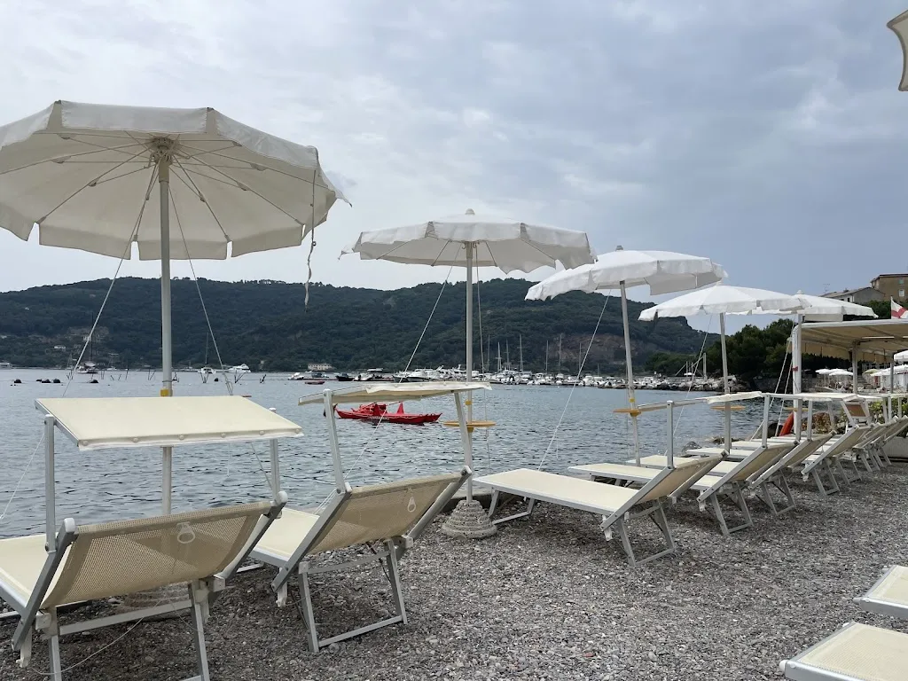Richard M_Spiaggia di Arenella_Portovenere_review