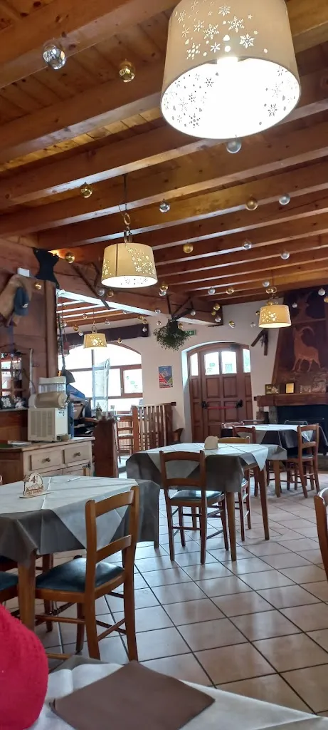 Elisa C_CHEZ GORRET_Mongnod_review