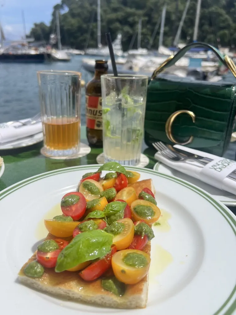 dina Hassan_Vincenzo Dascanio Cafe - Portofino_Portofino_recensione