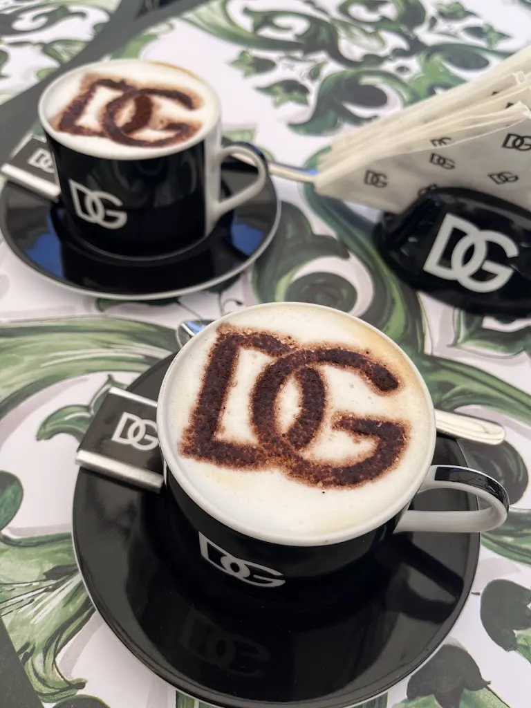 Деньги_Dolce & Gabbana Caffè Excelsior_Portofino_review