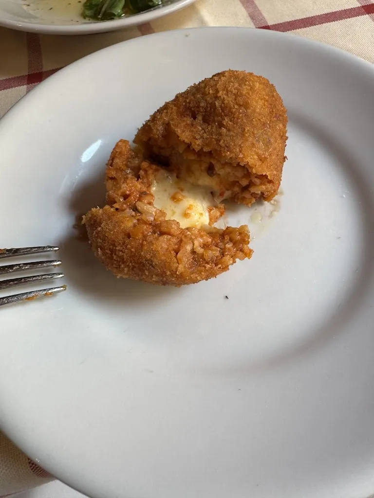 Simon Johnson_Ai Balestrari In Prati_Prati_review