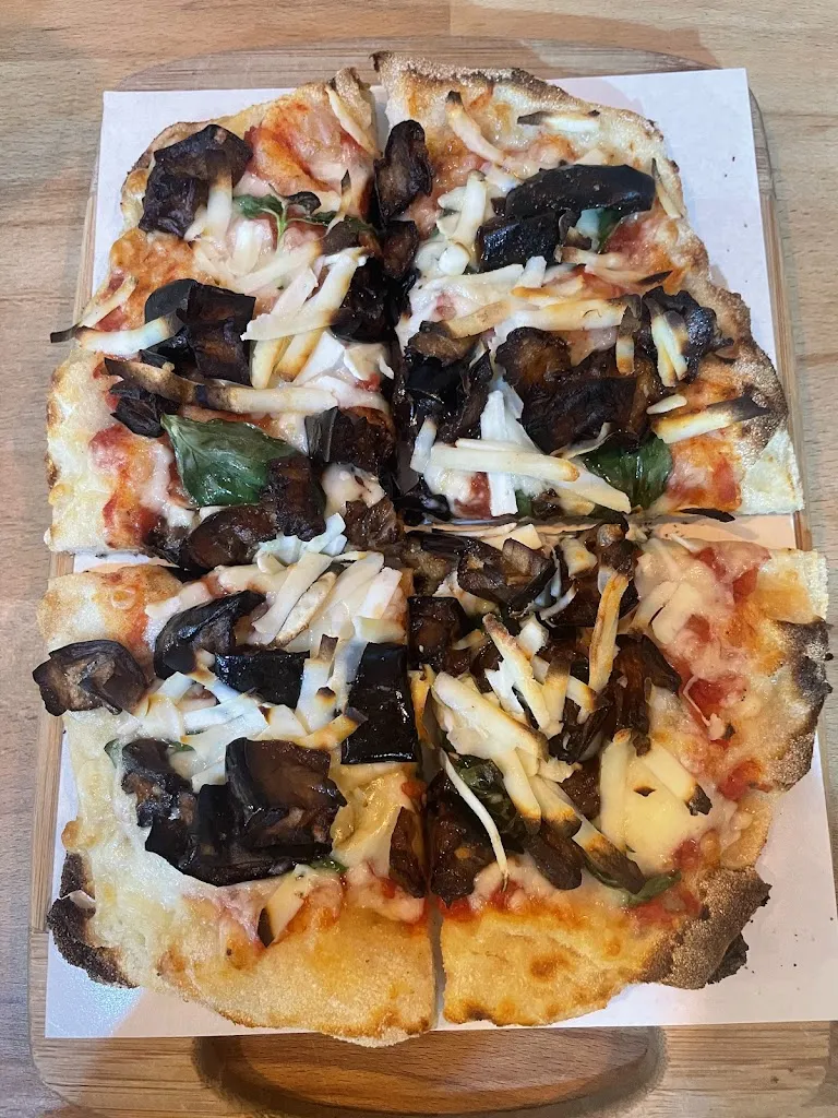 Jess Gibson_Pinsa 'mpò - pinseria romana a roma prati vaticano_Prati_recensione