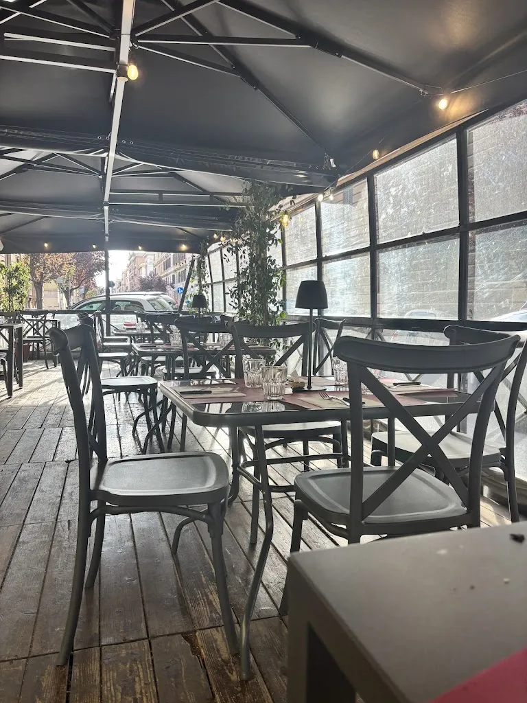 Emanuel Lodea _La Pratolina_Prati_review