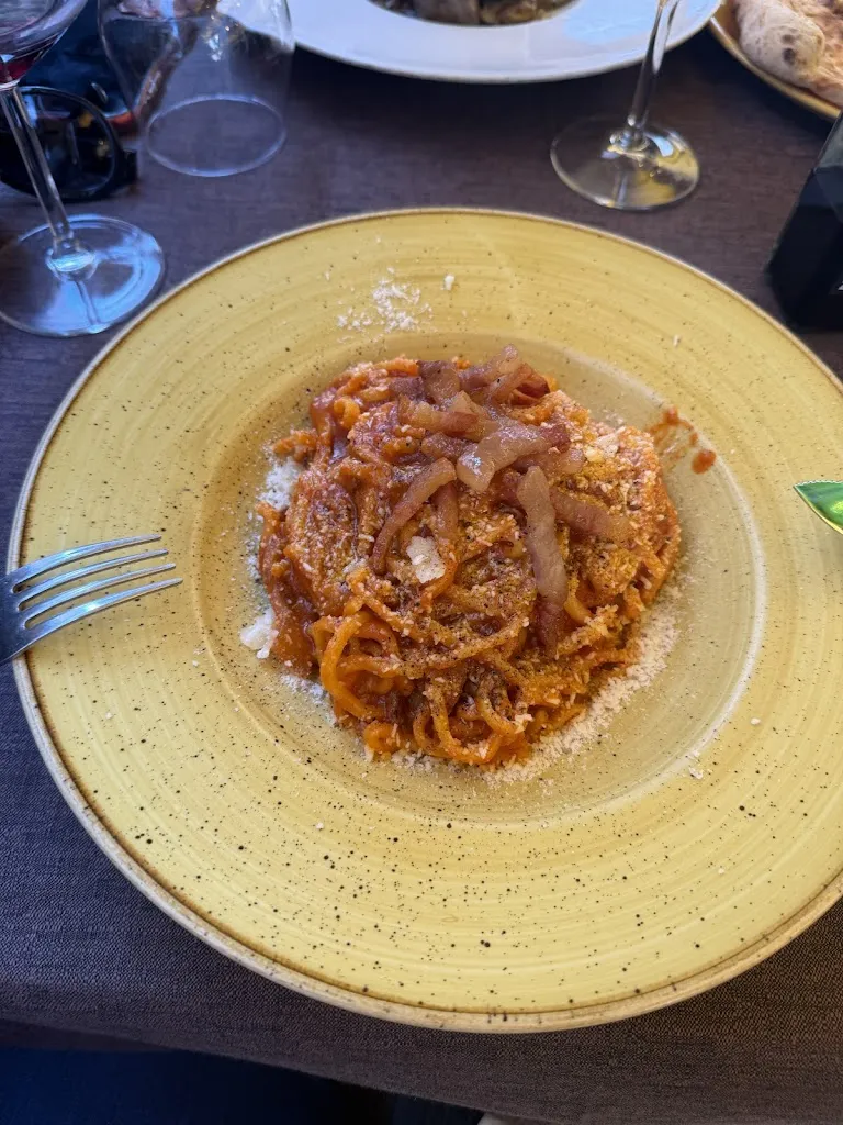 Marilyn Sanchez-Osorio_AMALFI MADRE_Prati_review