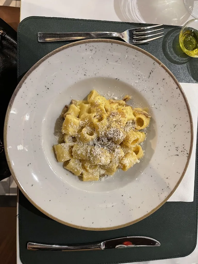 Classico Bistrot Prati_Prati_slider_image_3