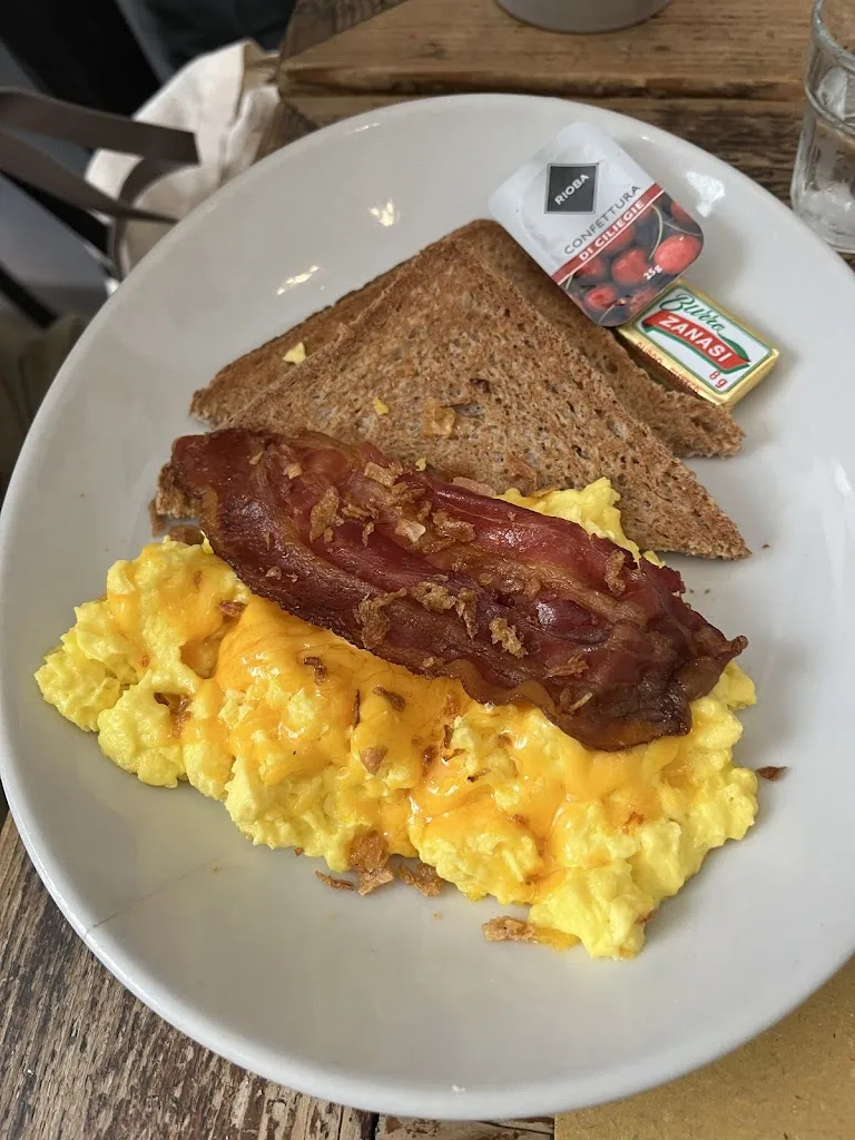 Ruby Lin_Café Mémé bistrot_Prati_review