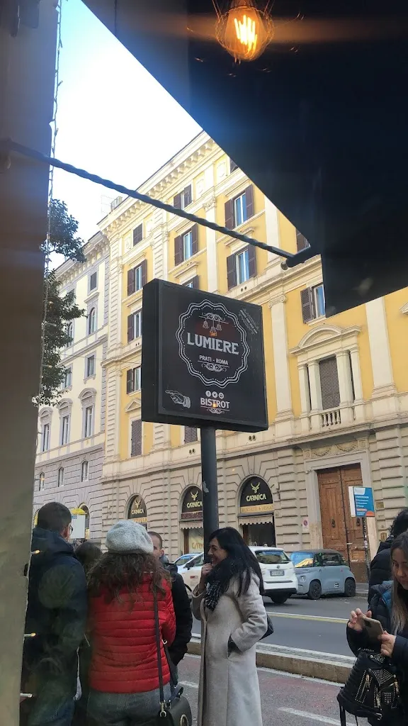 Kseniia Gryshchenko_Lumiere_Prati_review