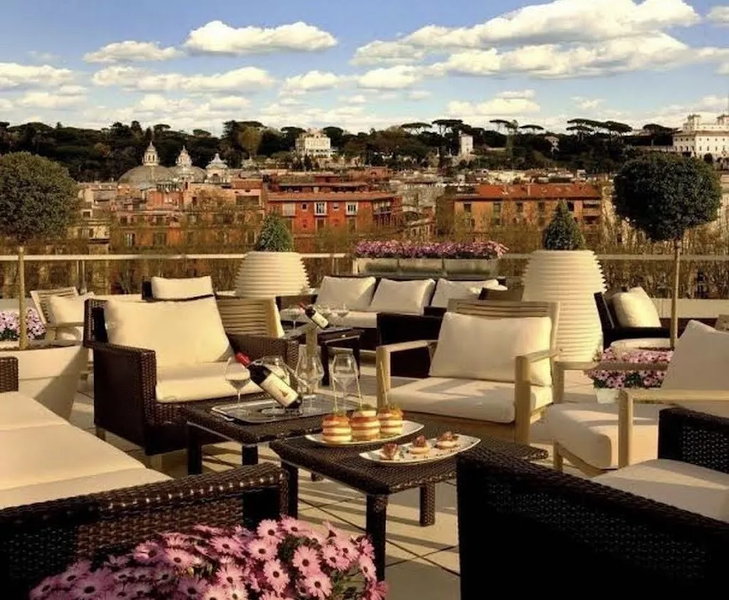 Lydia Berkennou_Paparazzo Bar & Rooftop_Prati_review