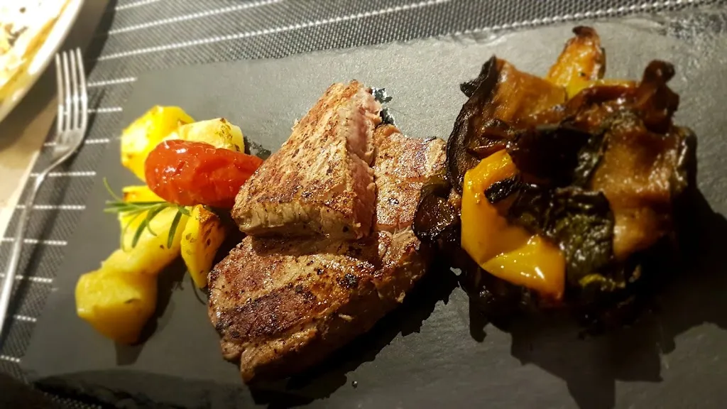 Talia Alexis Egelhof_Teo's Food & Music_Recco_review