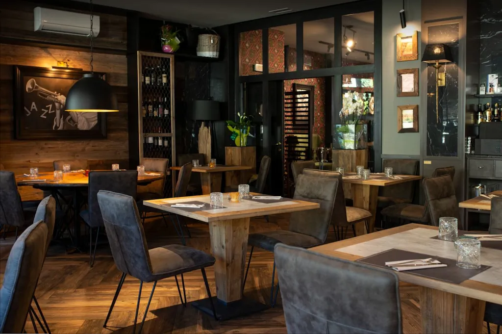 Teo's Food & Music_Recco_slider_image_1