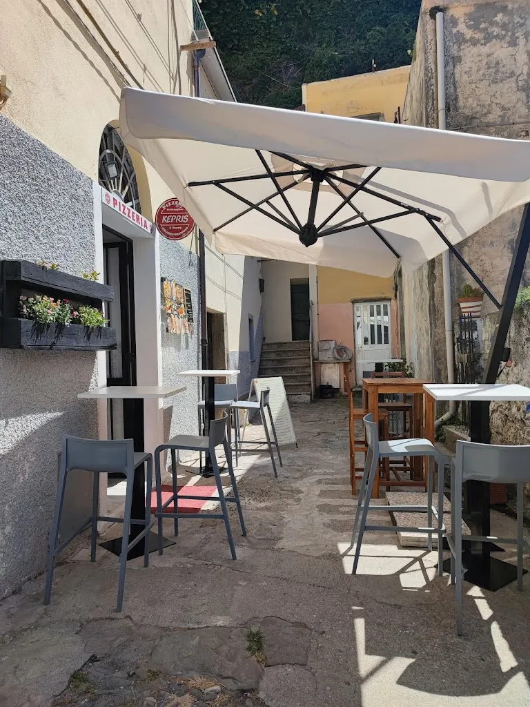 PIZZERIA KEPRIS restaurant in Riomaggiore