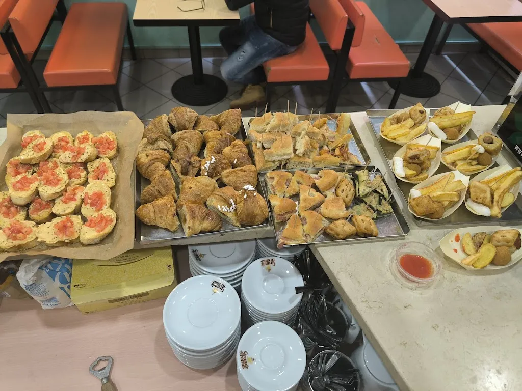 Pinguebar restaurant in Romito Magra