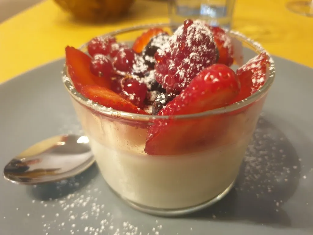 Dominika Wawrzon_Pizzeria & Bar Cocktails Cacciatori_Rossiglione_review