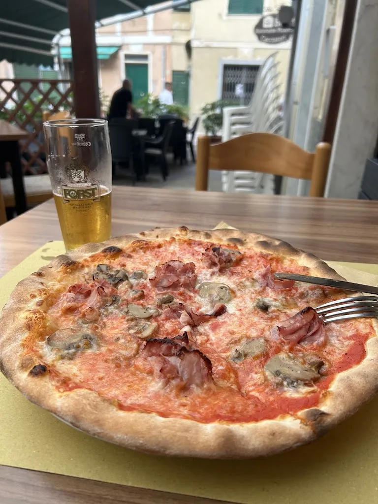 Pizzeria & Bar Cocktails Cacciatori_Rossiglione_slider_image_2