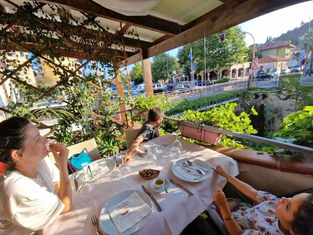 Alex G_Cascina Rio Rocca_San Lorenzo al Mare_review