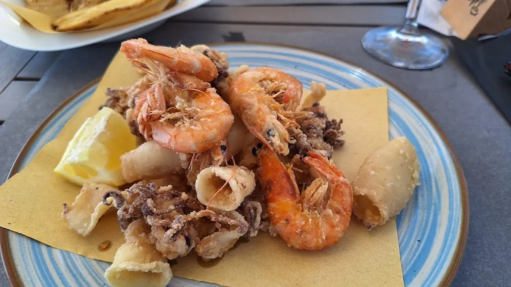 Laura_Caffé dei Poeti_San Terenzo_review