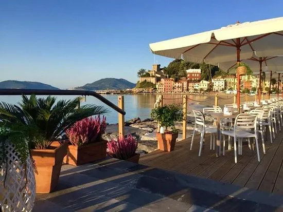 Caffé dei Poeti_San Terenzo_slider_image_1