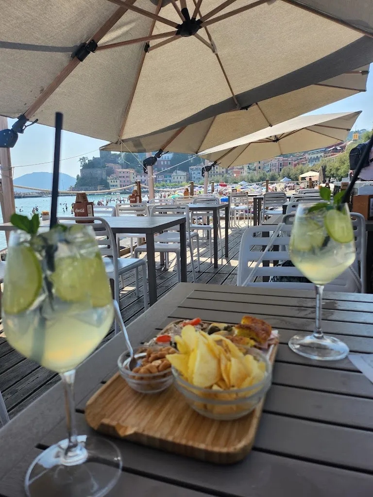 Caffé dei Poeti_San Terenzo_slider_image_3