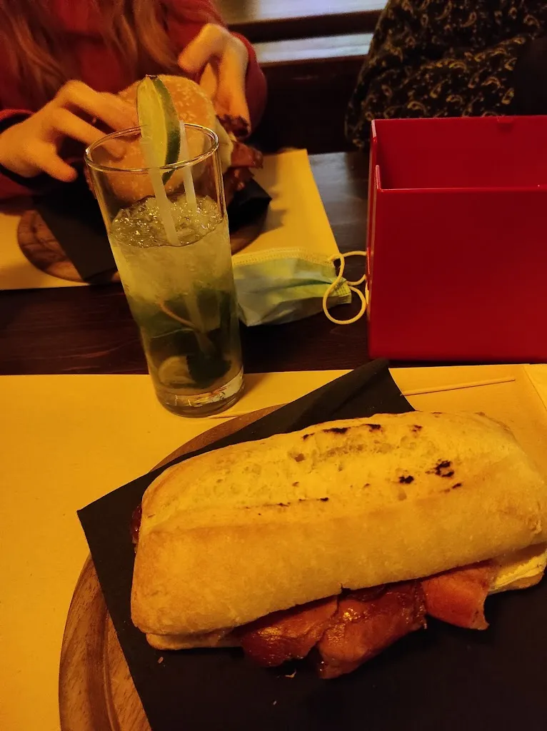 Deva_BIKER'S PUB_Morgex_review