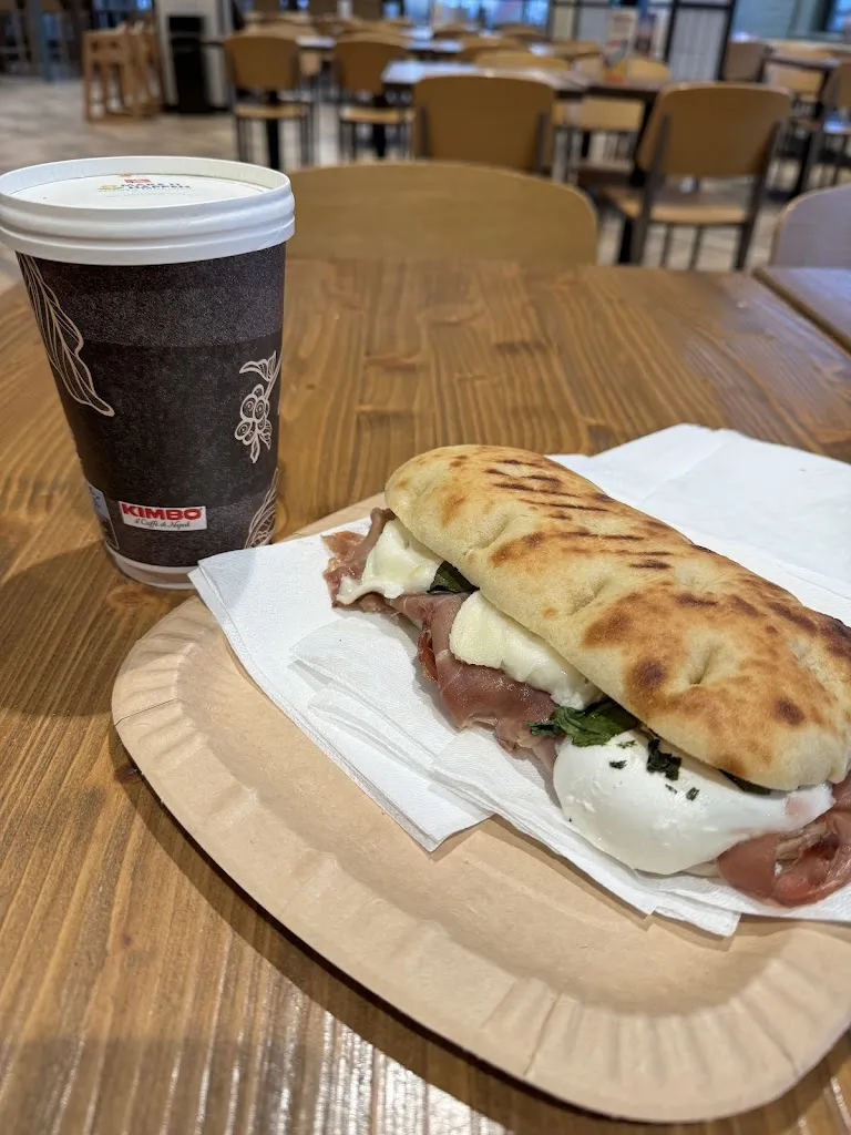 Dzianis Shydlouski_Autogrill Magra Est_Santo Stefano di Magra_review