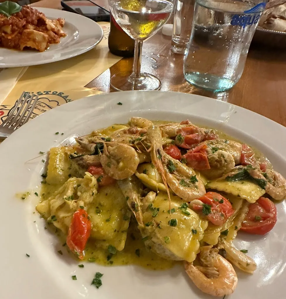 Chris Zhu_Da Naclerio_Santo Stefano di Magra_review