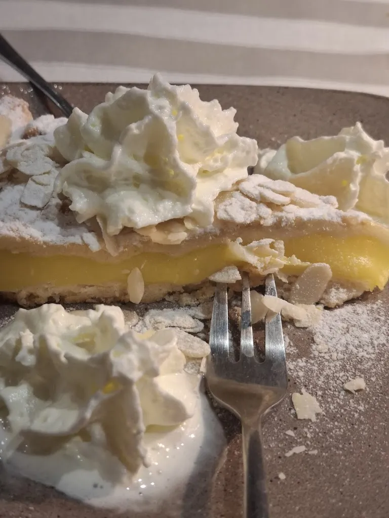 Tracey-Lee Sinclair-Johnstone_Mood Bistro'_San Remo_review