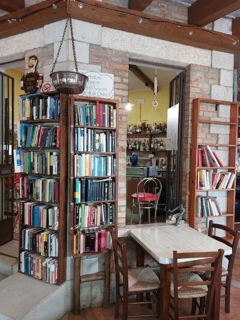 Malcolm Lloyd_THE KIOSK Bar Pub Paninoteca_Alfedena_review