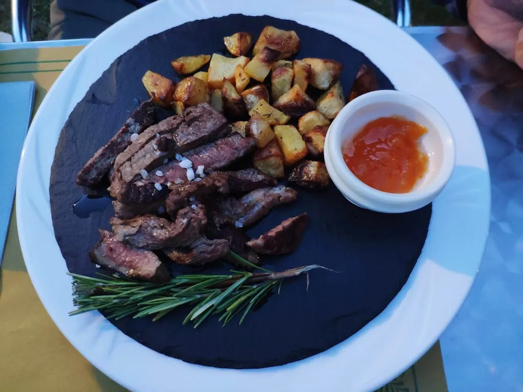 Le Terrazze restaurant in Ollomont