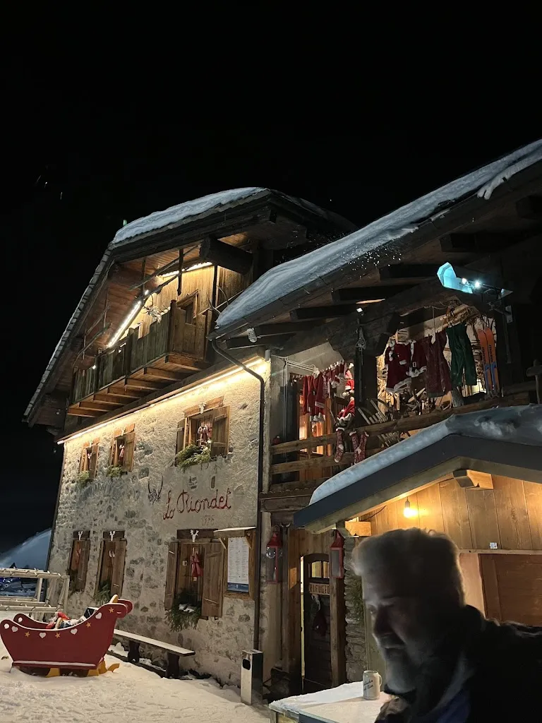 Elena Mameri_Lo Riondet_La Thuile_review