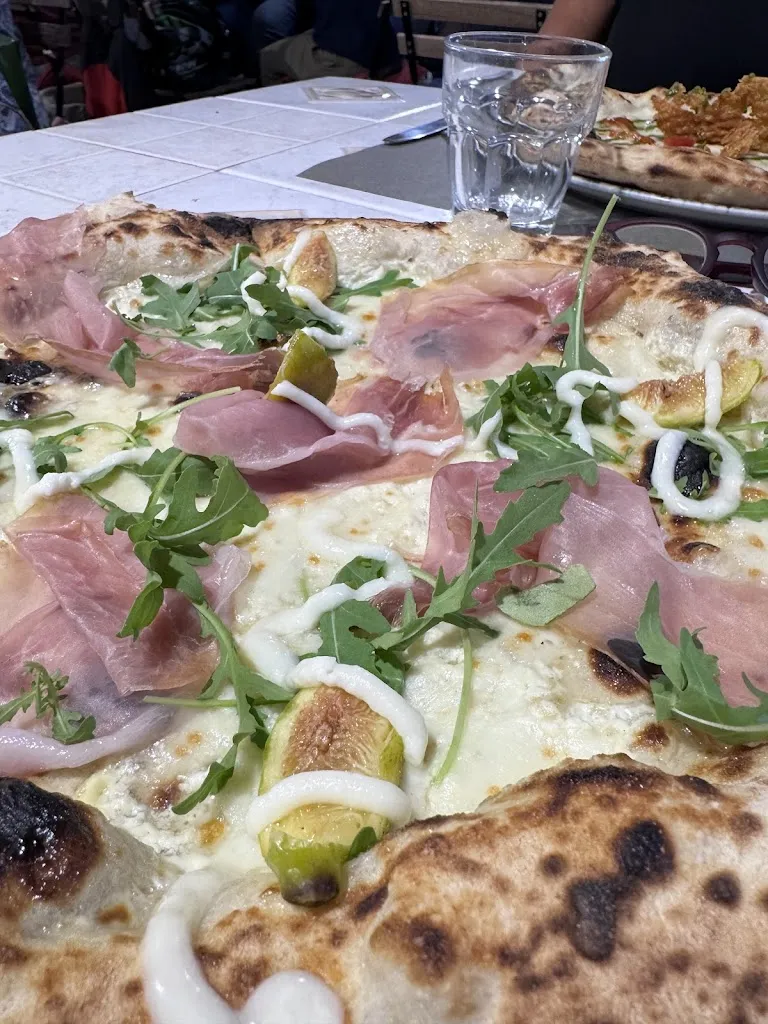 Pizza & Fichi_Sassello_slider_image_3