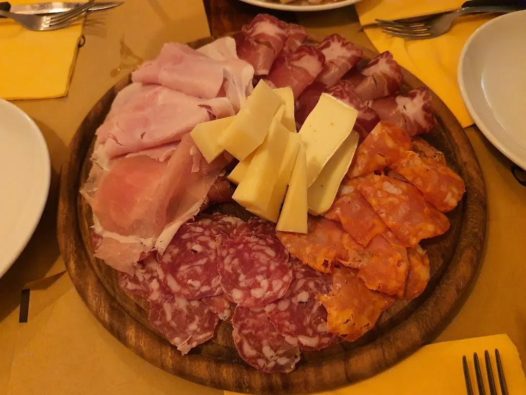 Trattoria Braceria da Mike_Savignone_slider_image_2