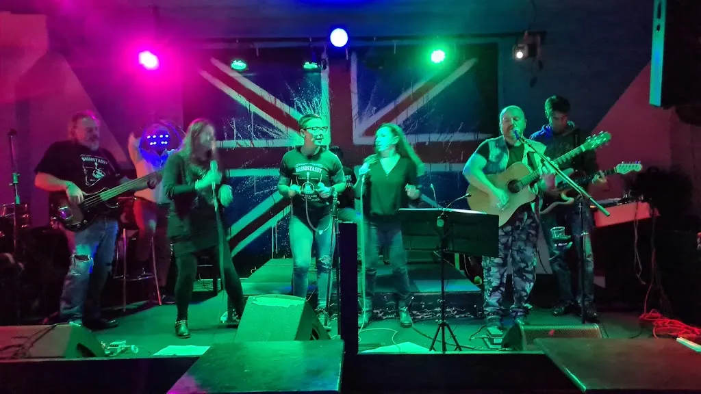 Tiziana Campanella_B Club_Savignone_review