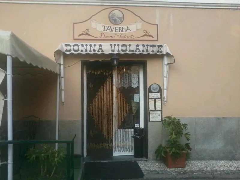 La Taverna di Donna Violante restaurant in Savignone