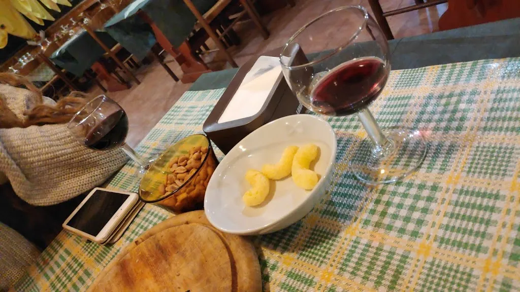 Ville Hietala_Bar Trattoria Pizzeria della Piazza_Sciarborasca_review