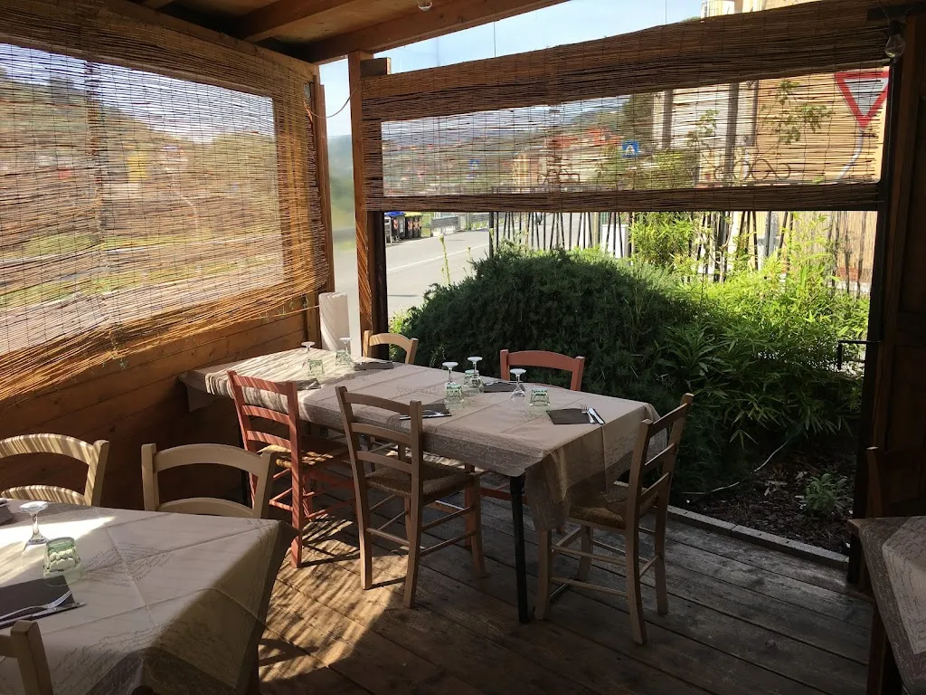 Ostaia Du Paize restaurant in Serra Riccò