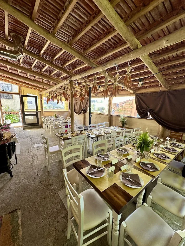 Cascina Castello restaurant in Serra Riccò