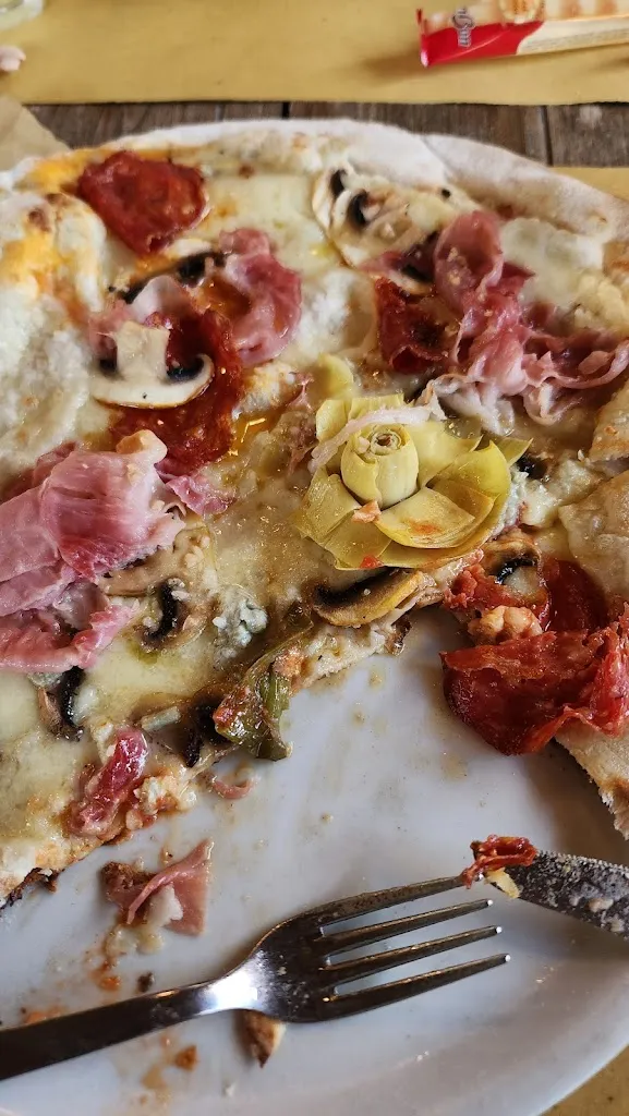 oalvares_Pizzeria La Pecora Nera_Serra Riccò_review