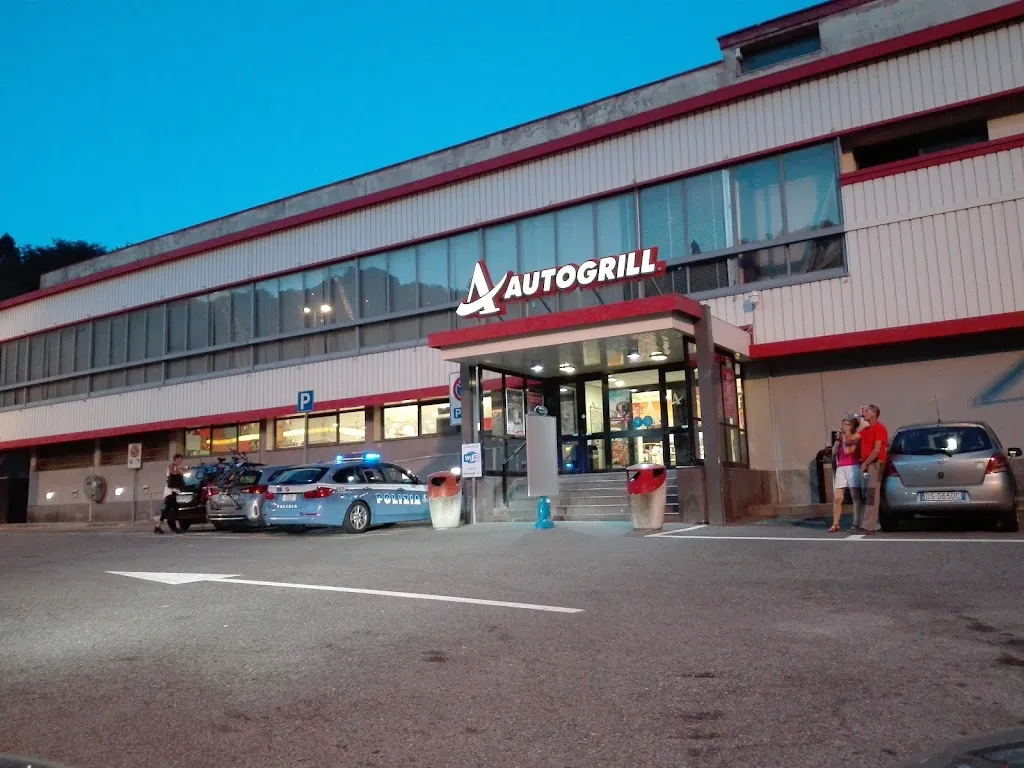 Autogrill Campora Est restaurant in Serra Riccò