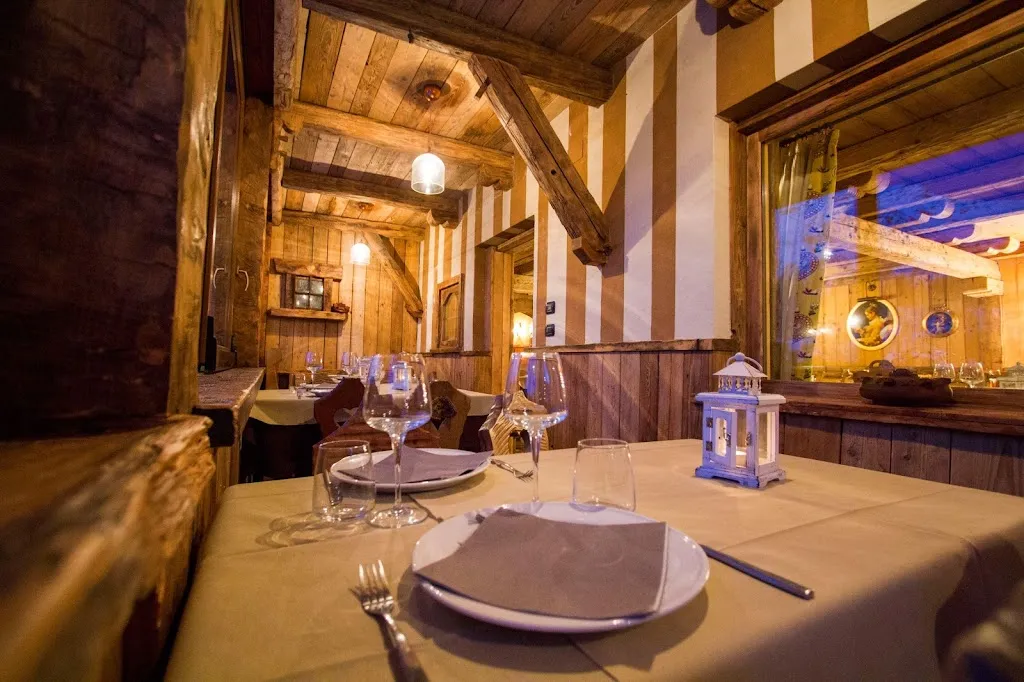 LA MAISON BLANCHE restaurant de montagne restaurant in La Thuile