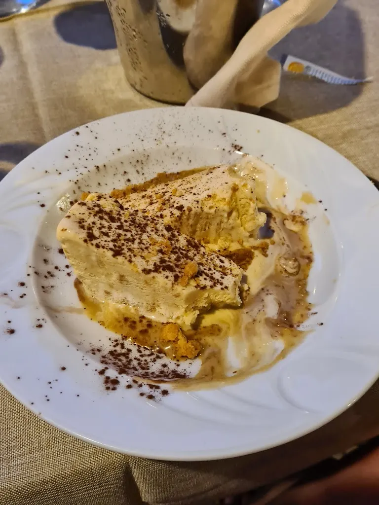 Harriet Headon_Rosa dei Venti_Toirano_review