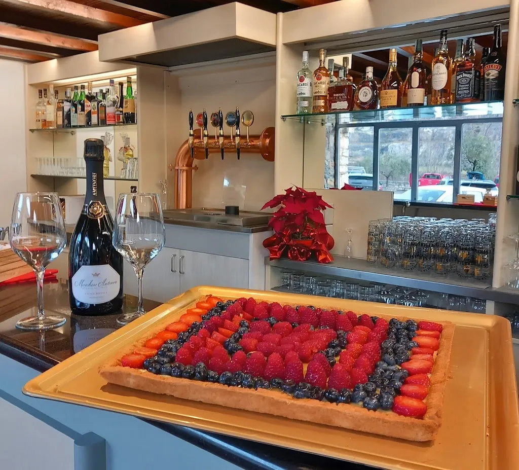 Bar-Pizzeria Le Grotte da MaMa' restaurant in Toirano