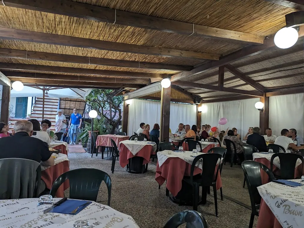 Taverna Ca' di Giurni restaurant in Tovo San Giacomo