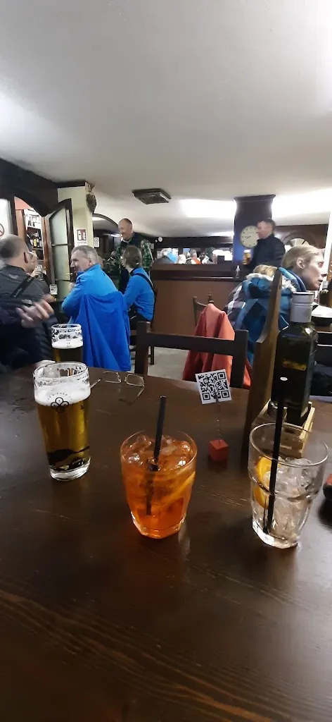 Bernadette Tuite_La Cage aux Folles_La Thuile_review