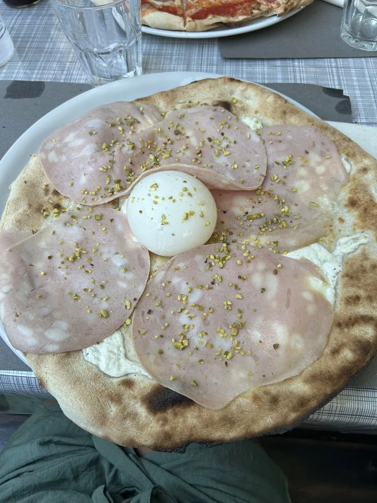 Pizzeria Al Castello di Lollo_Torriglia_slider_image_2