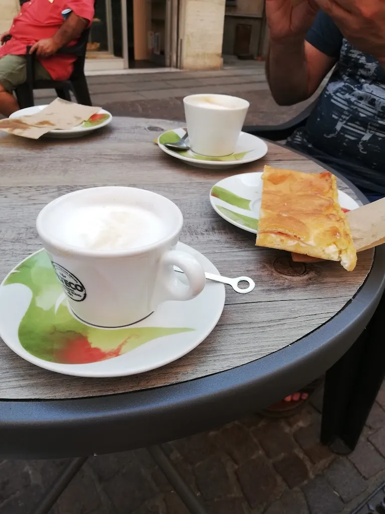 Anfrage von Ladislav_Gramsci Bar & Bistrot_Vado Centro_review