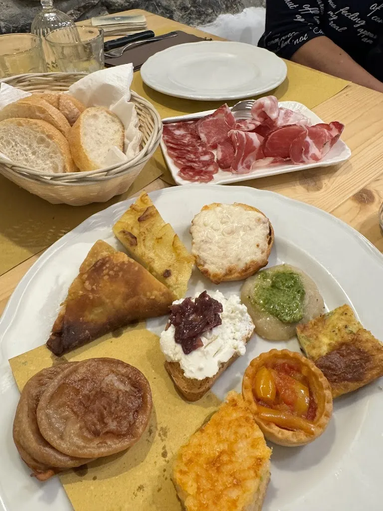 Eva B_L'Osteria Du Chicchinettu_Varese Ligure_review