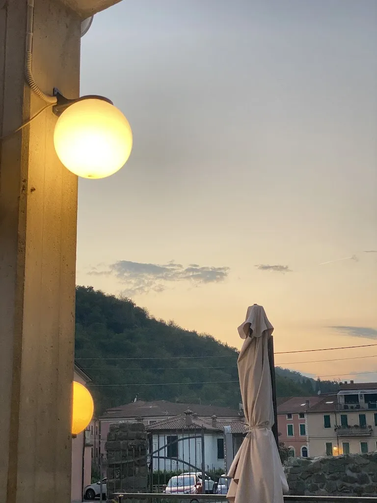 Anna L_L`Incontro_Varese Ligure_review