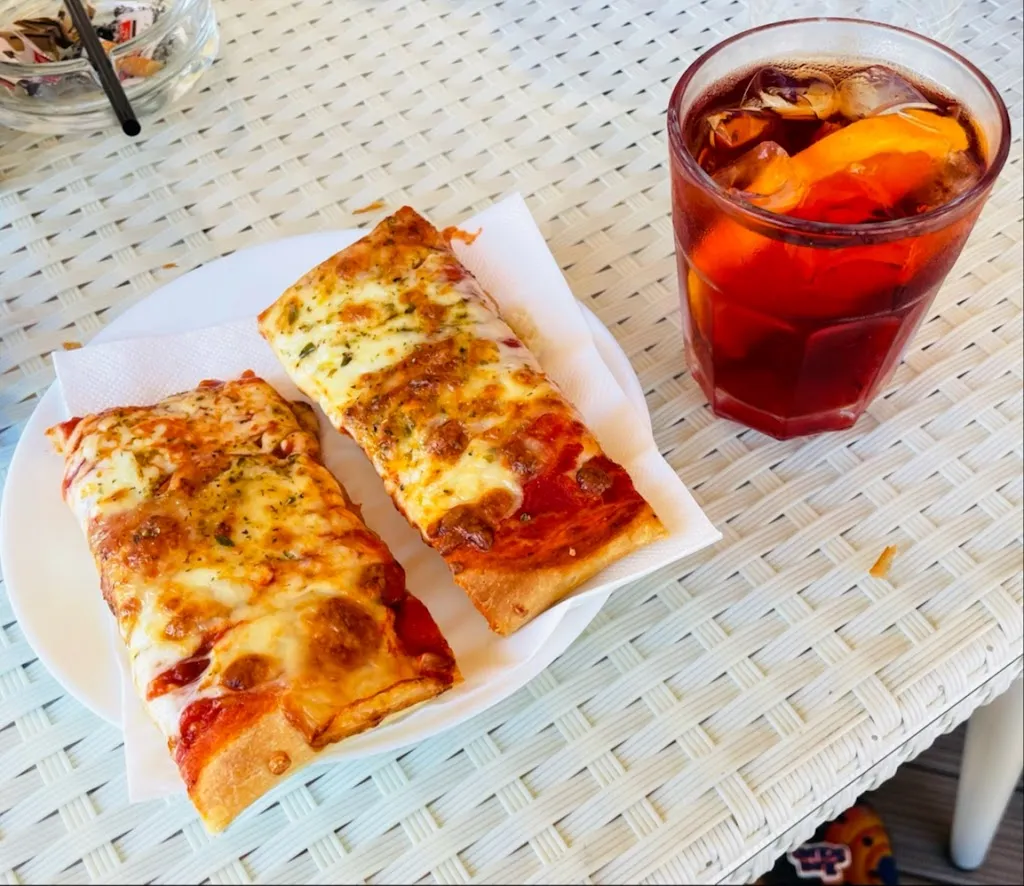 Francesco Farina_Biancolatte Bar Bistrot_Vallecrosia_review