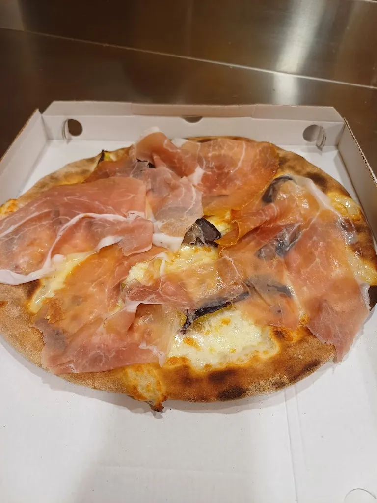 Menu_PIZZA MOMO_Vallecrosia_image_7